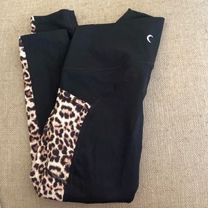 ZYIA Active Leopard Cheetah side stripe legging size 4